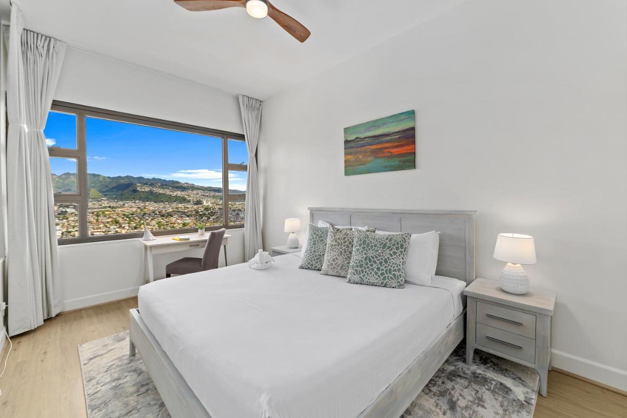 Fully Renovated 1br With King Bed, Great Mountain Views, And Free Parking!