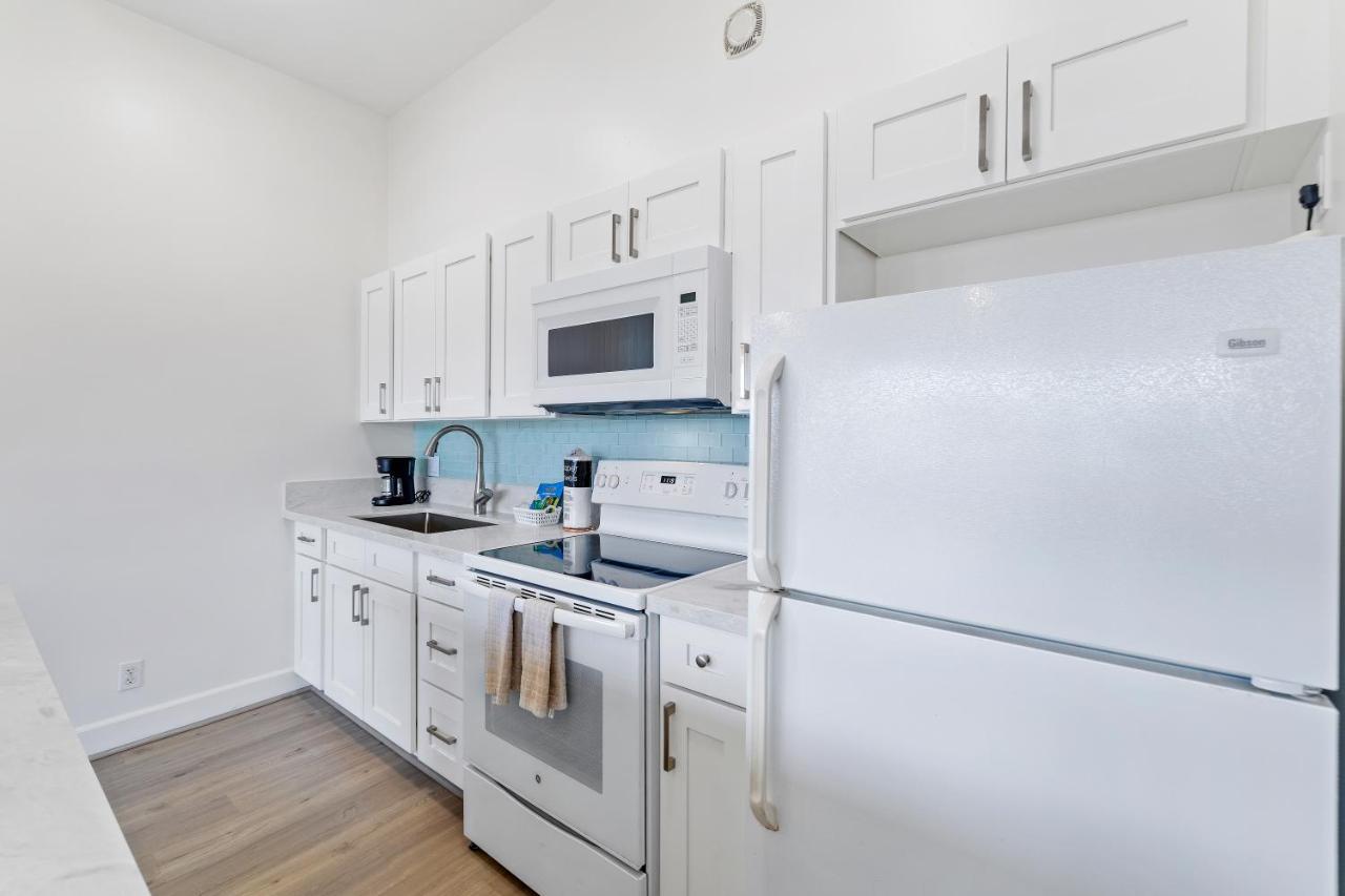 Apartment Fully Renovated 1br With King Bed, Great Mountain Views, And Free Parking! Honolulu