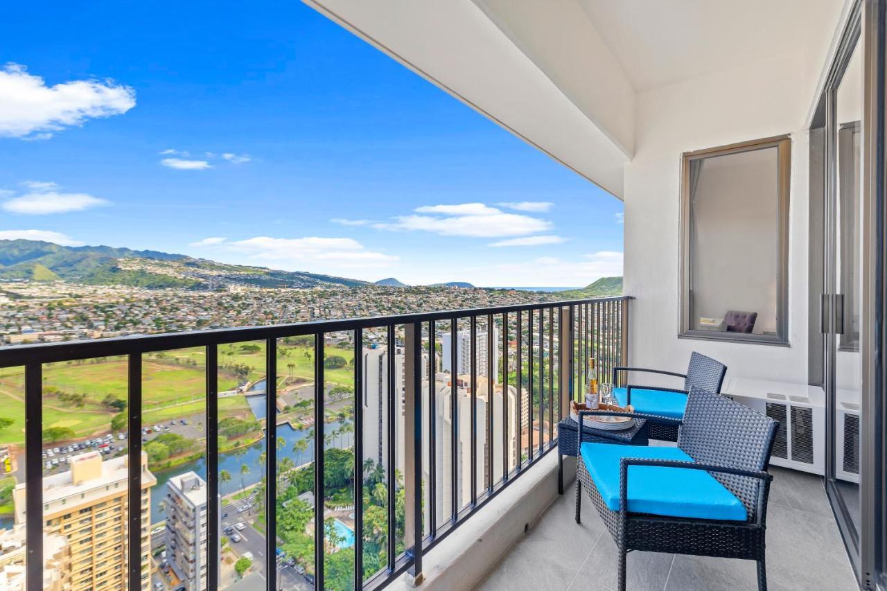 Fully Renovated 1br With King Bed, Great Mountain Views, And Free Parking!
