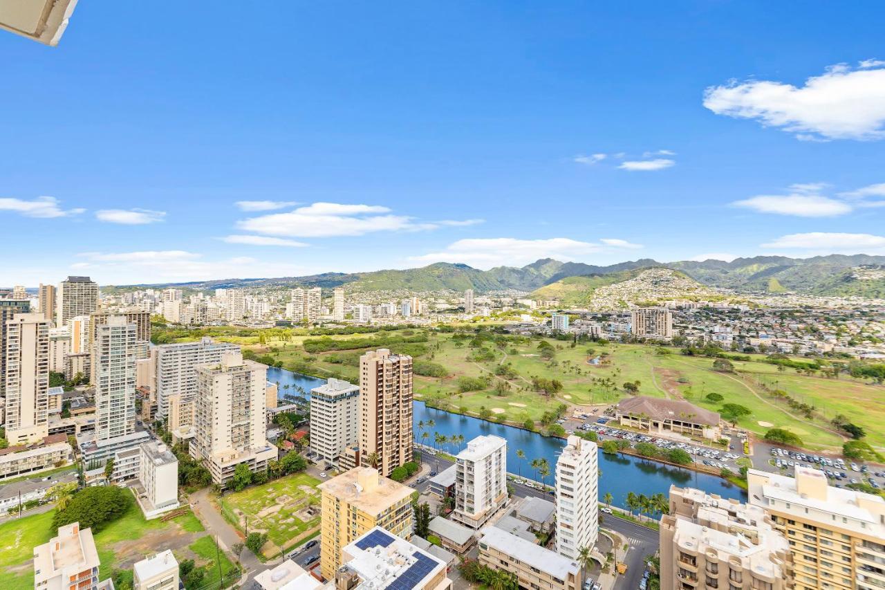 Fully Renovated 1br With King Bed, Great Mountain Views, And Free Parking!