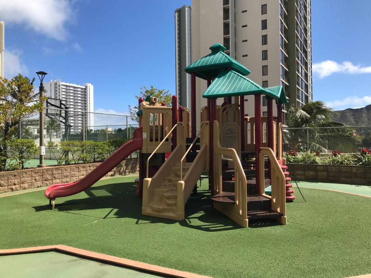 Apartment Fully Renovated 1br With King Bed, Great Mountain Views, And Free Parking! Honolulu