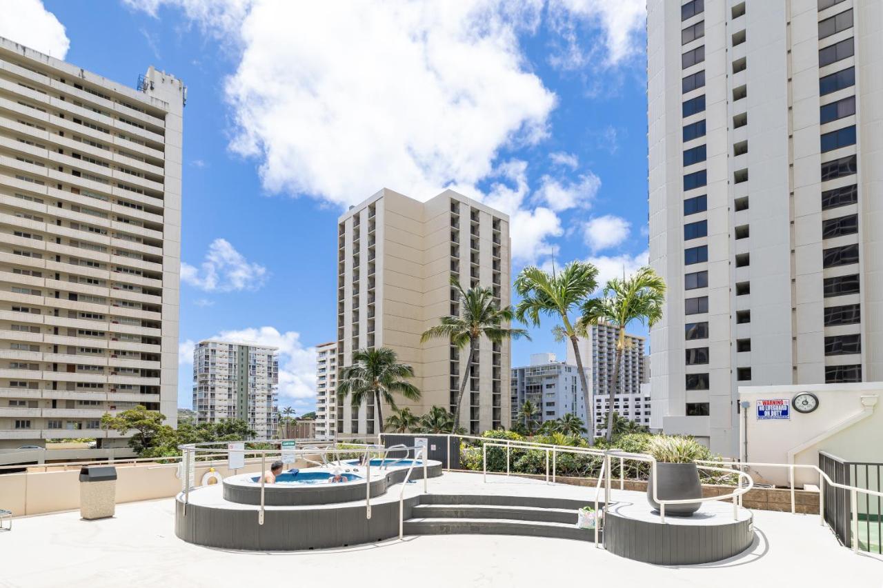Fully Renovated 1br With King Bed, Great Mountain Views, And Free Parking! Honolulu