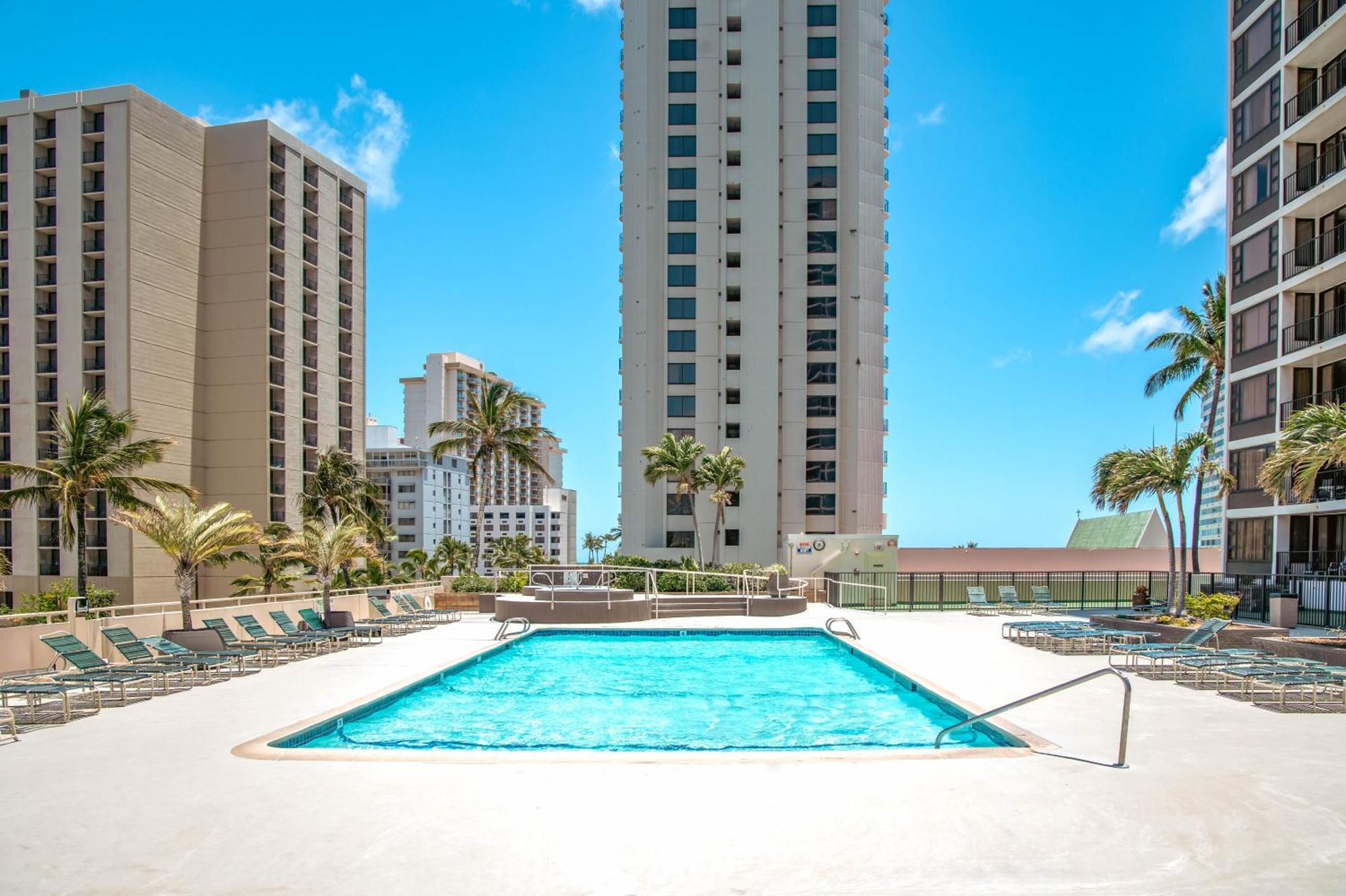 Fully Renovated 1br With King Bed, Great Mountain Views, And Free Parking! Honolulu